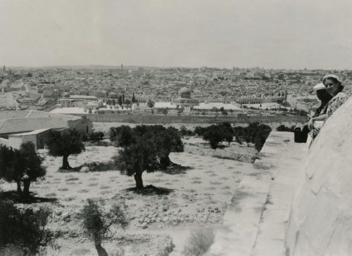 Laimutė ir Kazimieras Graužiniai vieši Jeruzalėje, 1937 m.
