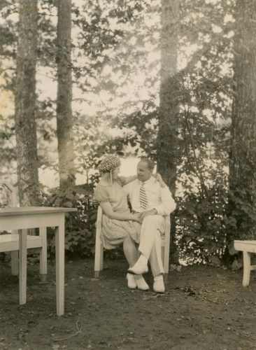 Sužadėtiniai Laimutė Šlapelytė ir Kazimieras Graužinis, 1928 m.